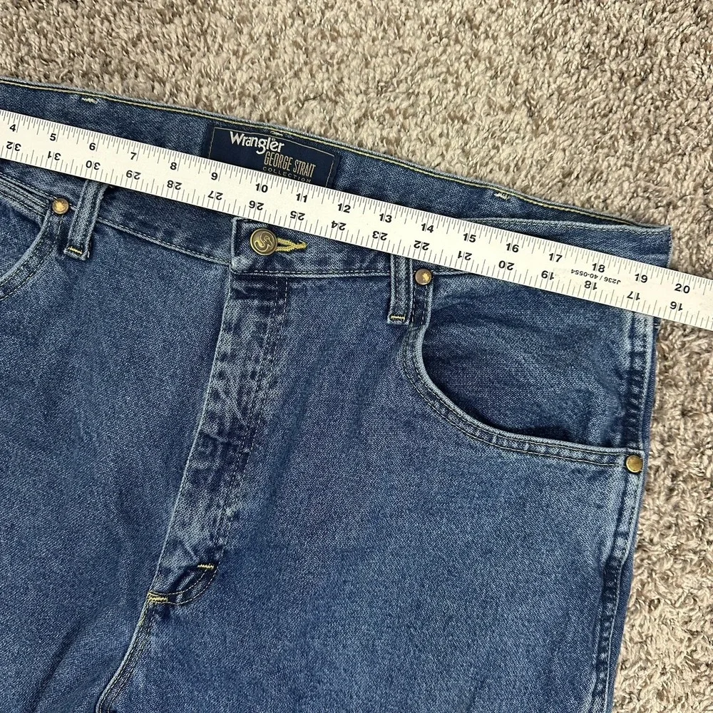 Wrangler 38x36 George Strait Cowboy Cut Jeans Blue Straight Leg 13MGSHD